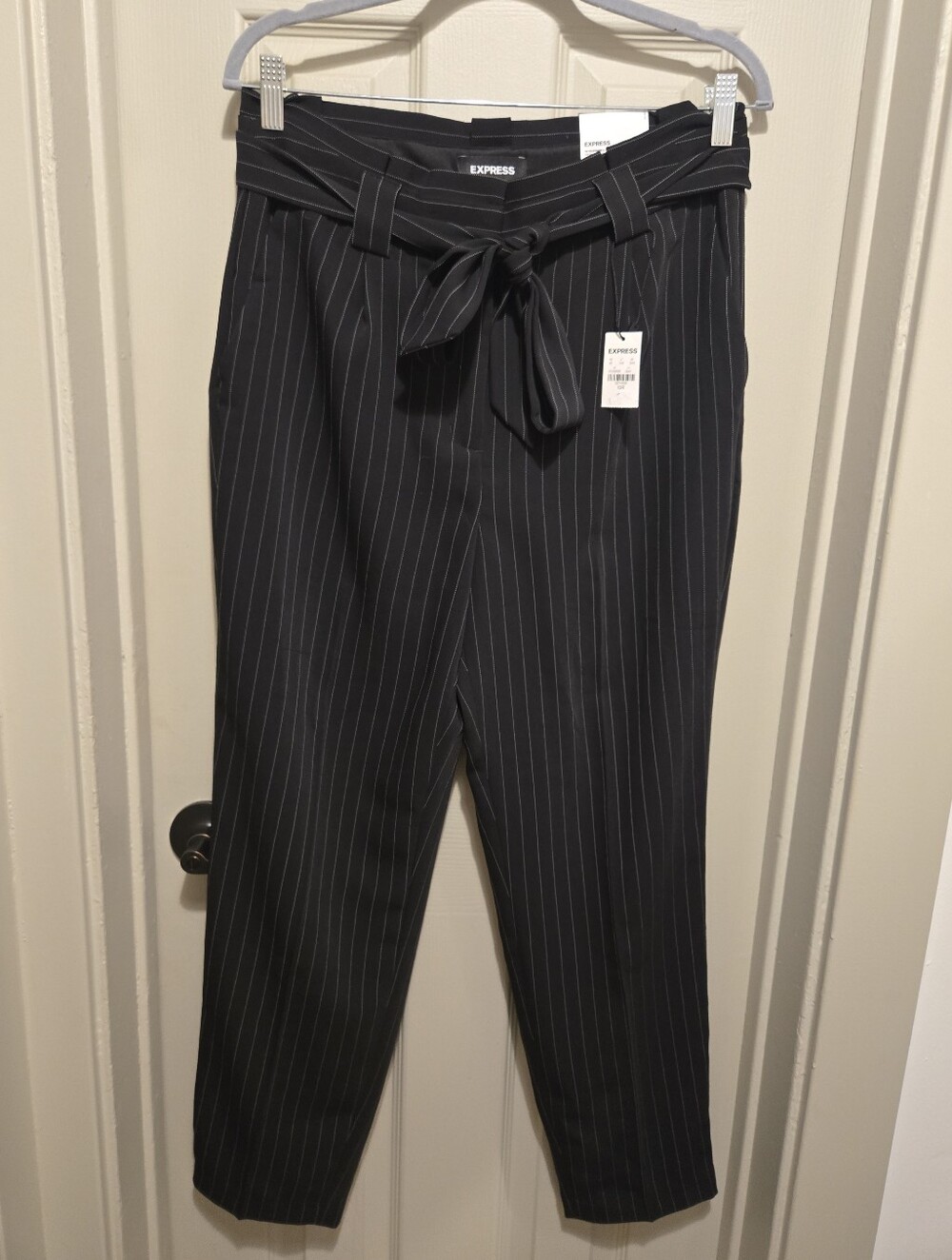 Express Sz 10R Womens Black Pinstripe High Rise Pleated Trousers NWT